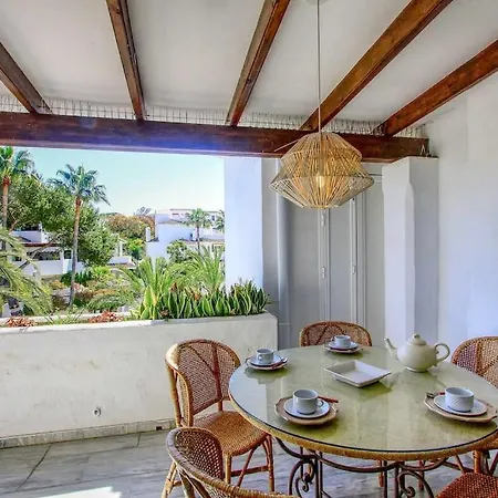 1081 - Golden Jacuzzi * Marbellac