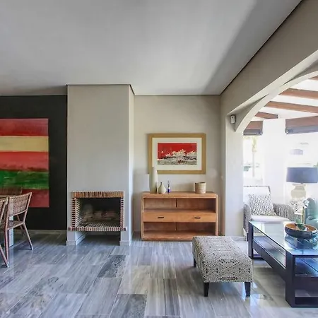 1081 - Golden Jacuzzi