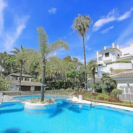 1081 - Golden Jacuzzi * Marbella